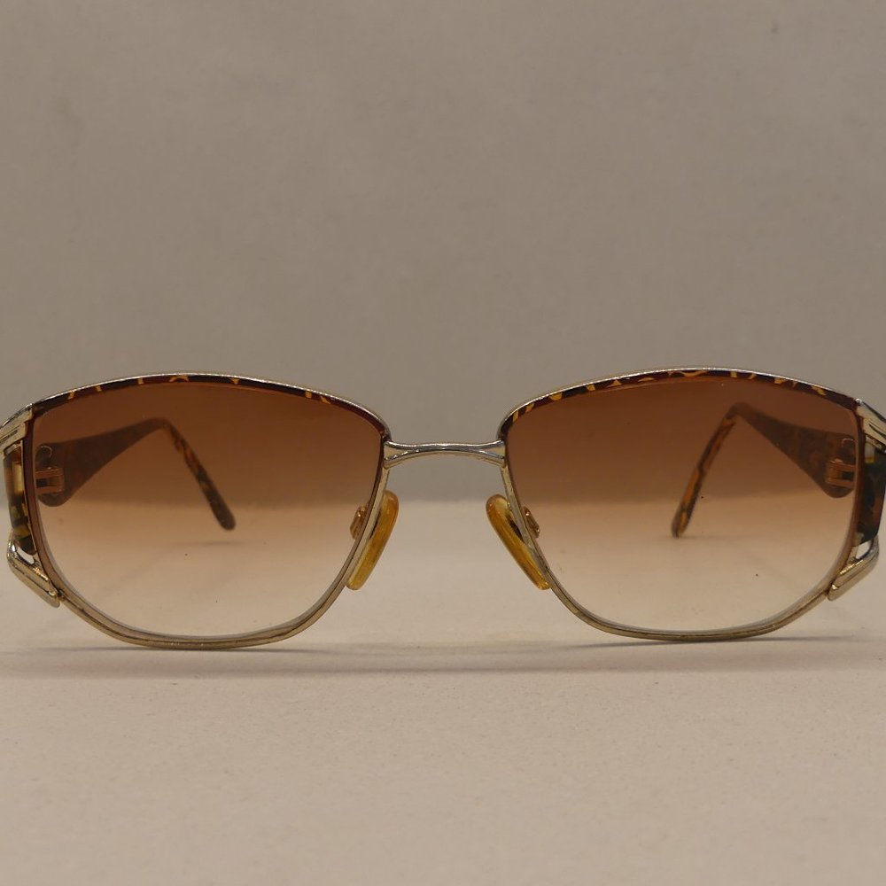 Givenchy CEN GP 135 Tortoise Gradient Sunglasses